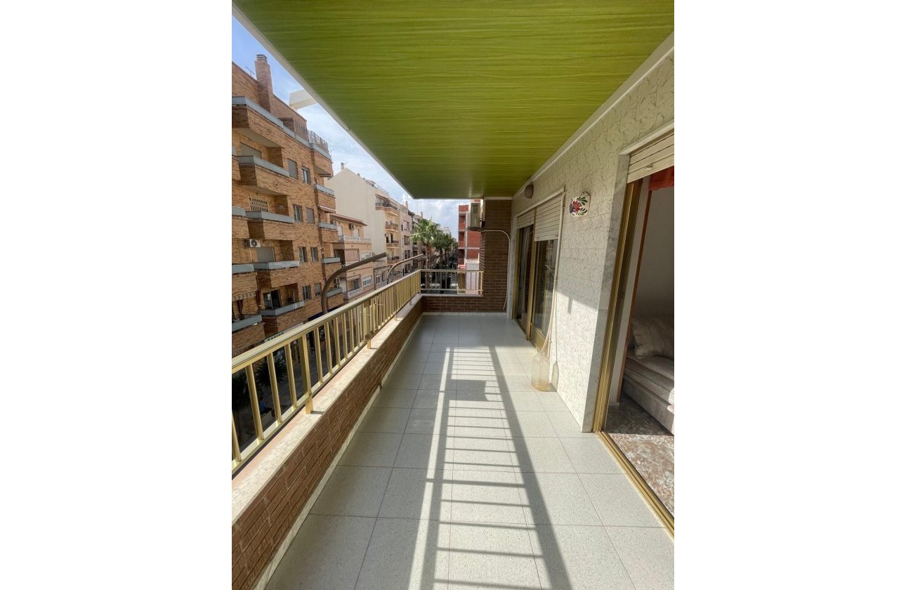 Revente - Appartement -
Torrevieja - Centro