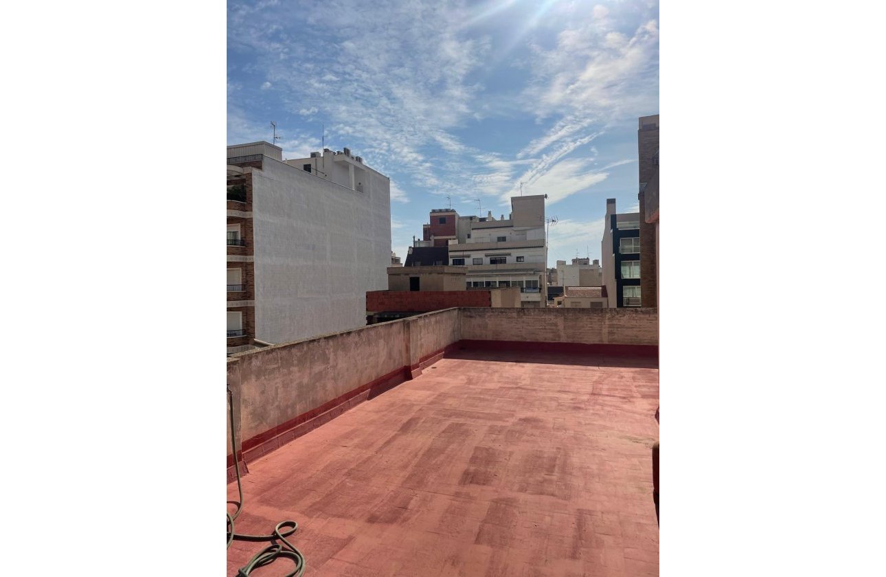 Revente - Appartement -
Torrevieja - Centro