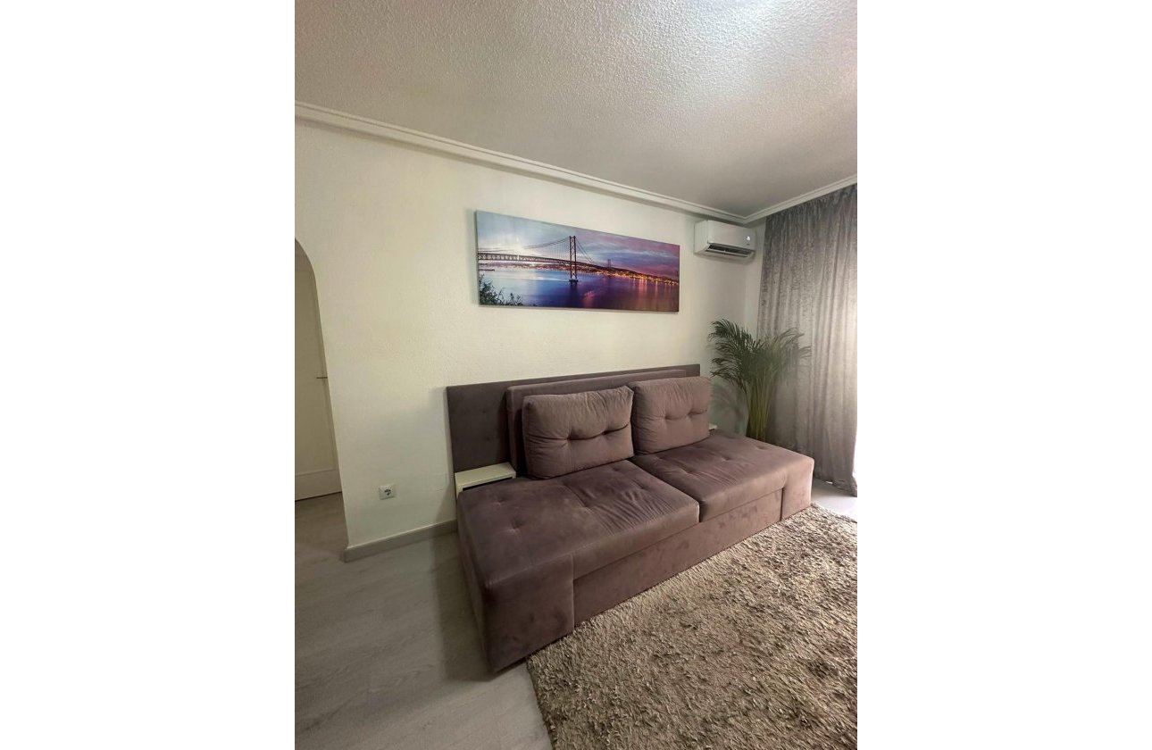 Revente - Appartement -
Torrevieja - Centro