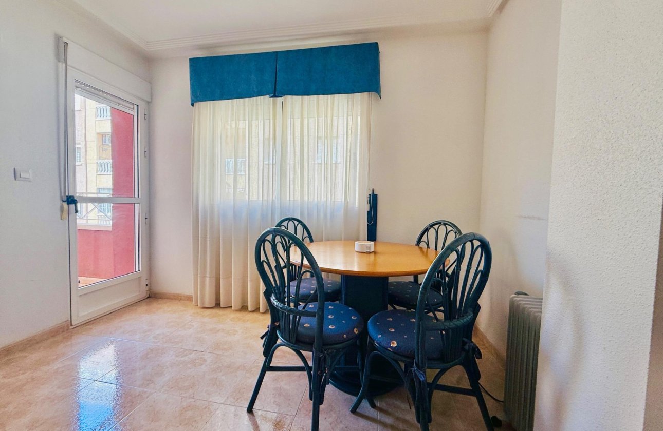 Revente - Appartement -
Torrevieja - Centro
