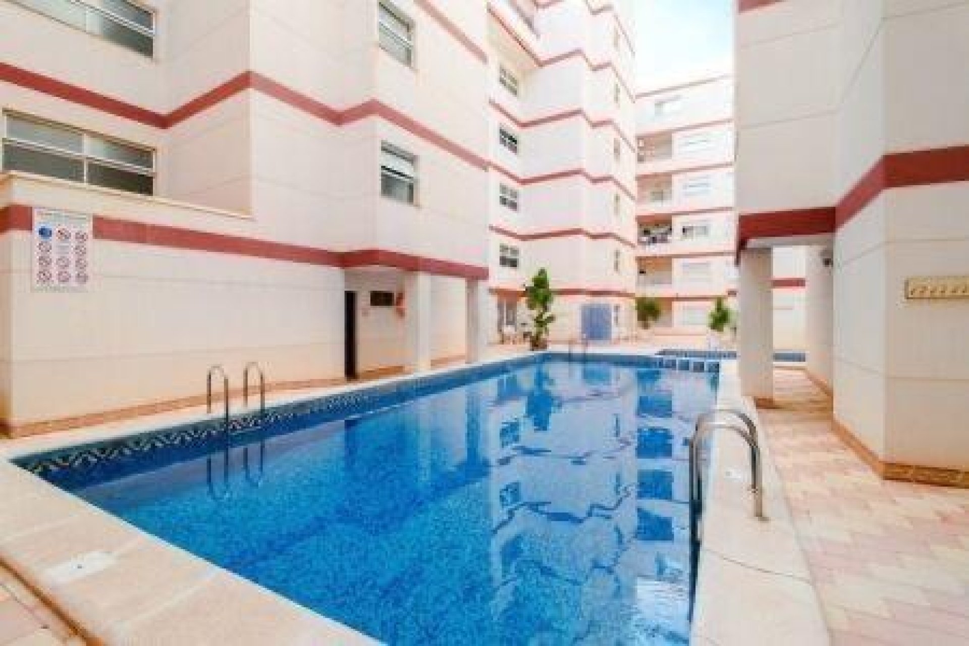 Revente - Appartement -
Torrevieja - Centro