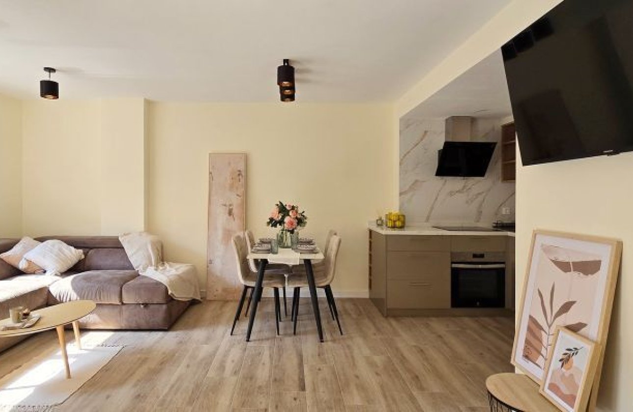 Revente - Appartement -
Torrevieja - Centro