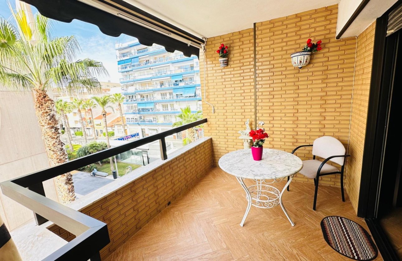 Revente - Appartement -
Torrevieja - Centro