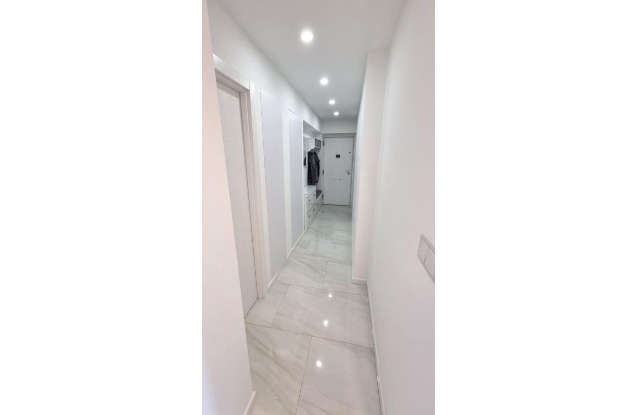 Revente - Appartement -
Torrevieja - Centro