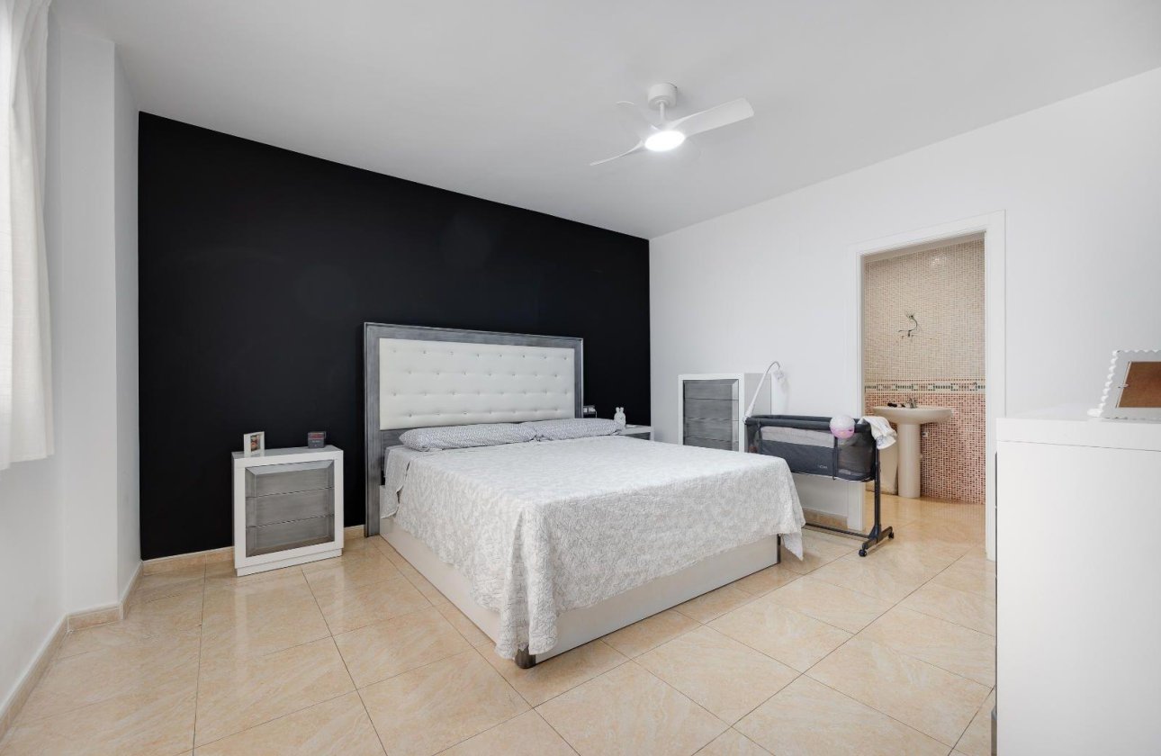 Revente - Appartement -
Torrevieja - Centro