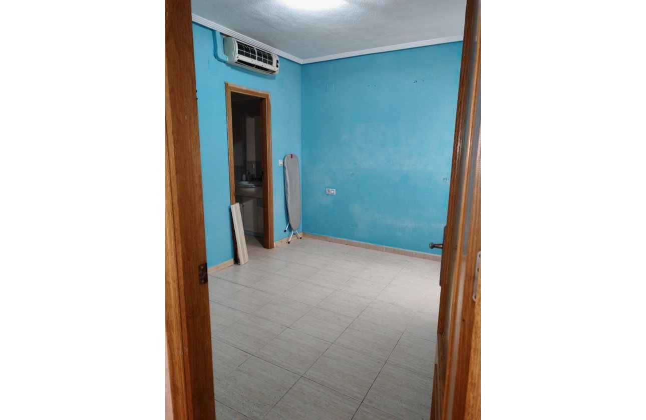 Revente - Appartement -
Torrevieja - Centro