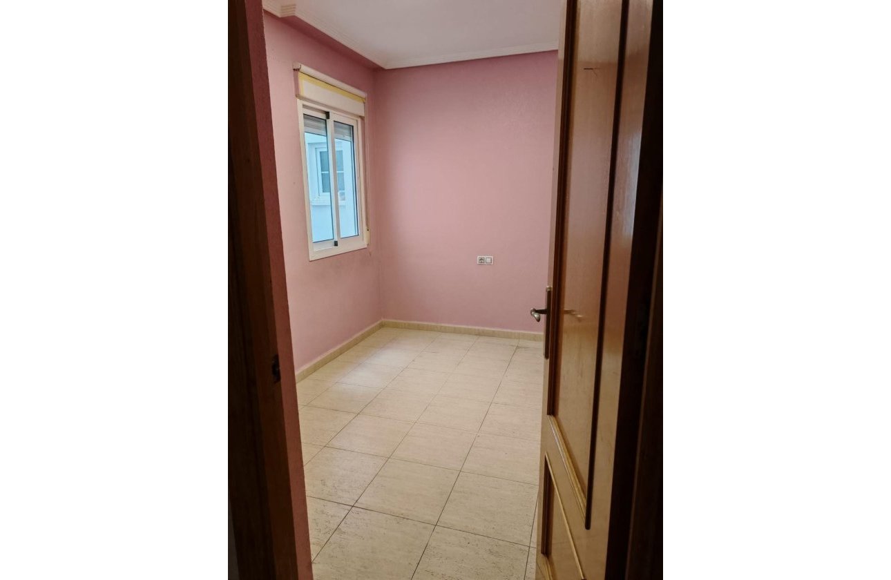 Revente - Appartement -
Torrevieja - Centro