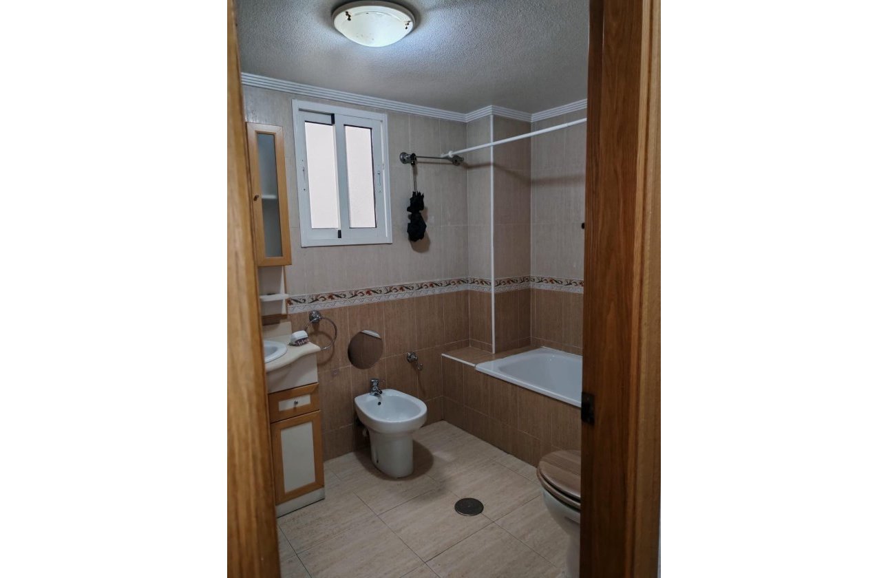 Revente - Appartement -
Torrevieja - Centro