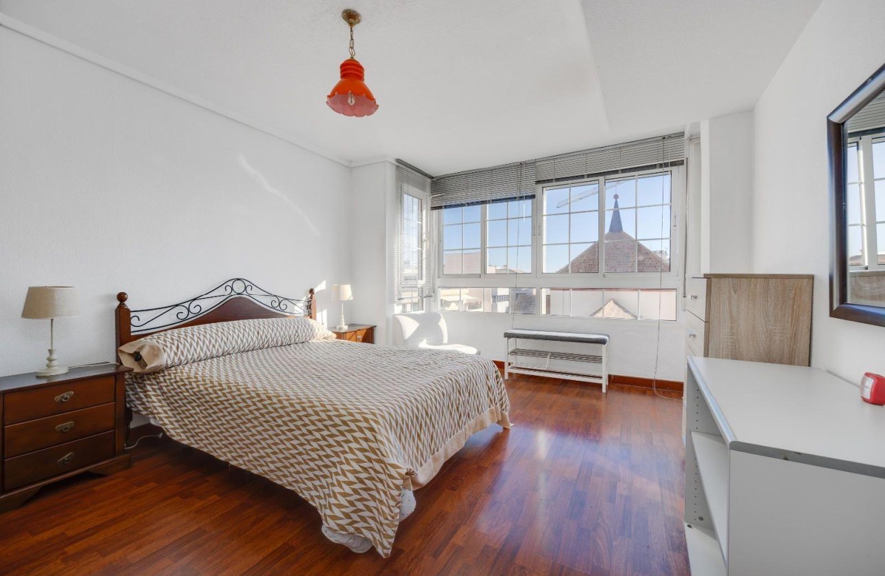 Revente - Appartement -
Torrevieja - Centro