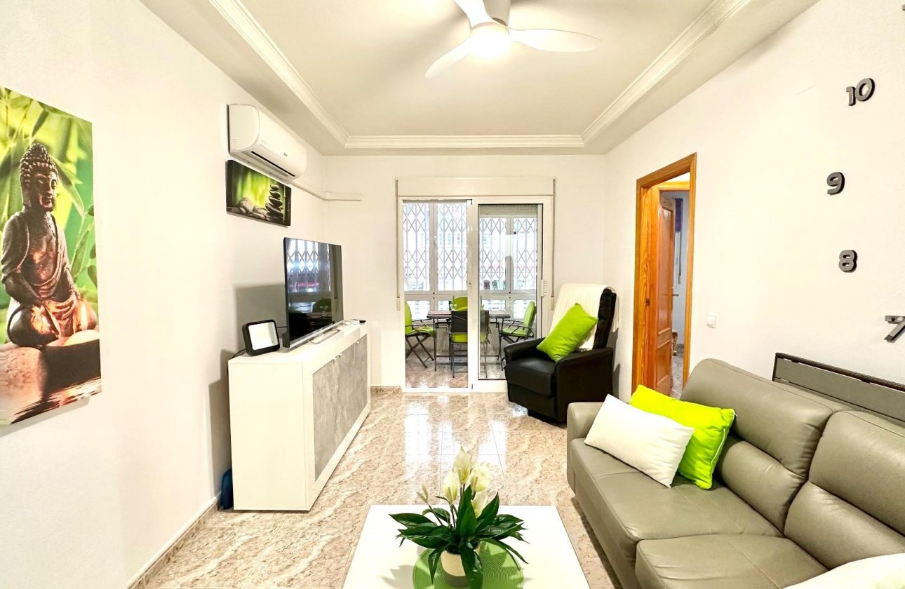 Revente - Appartement -
Torrevieja - Centro