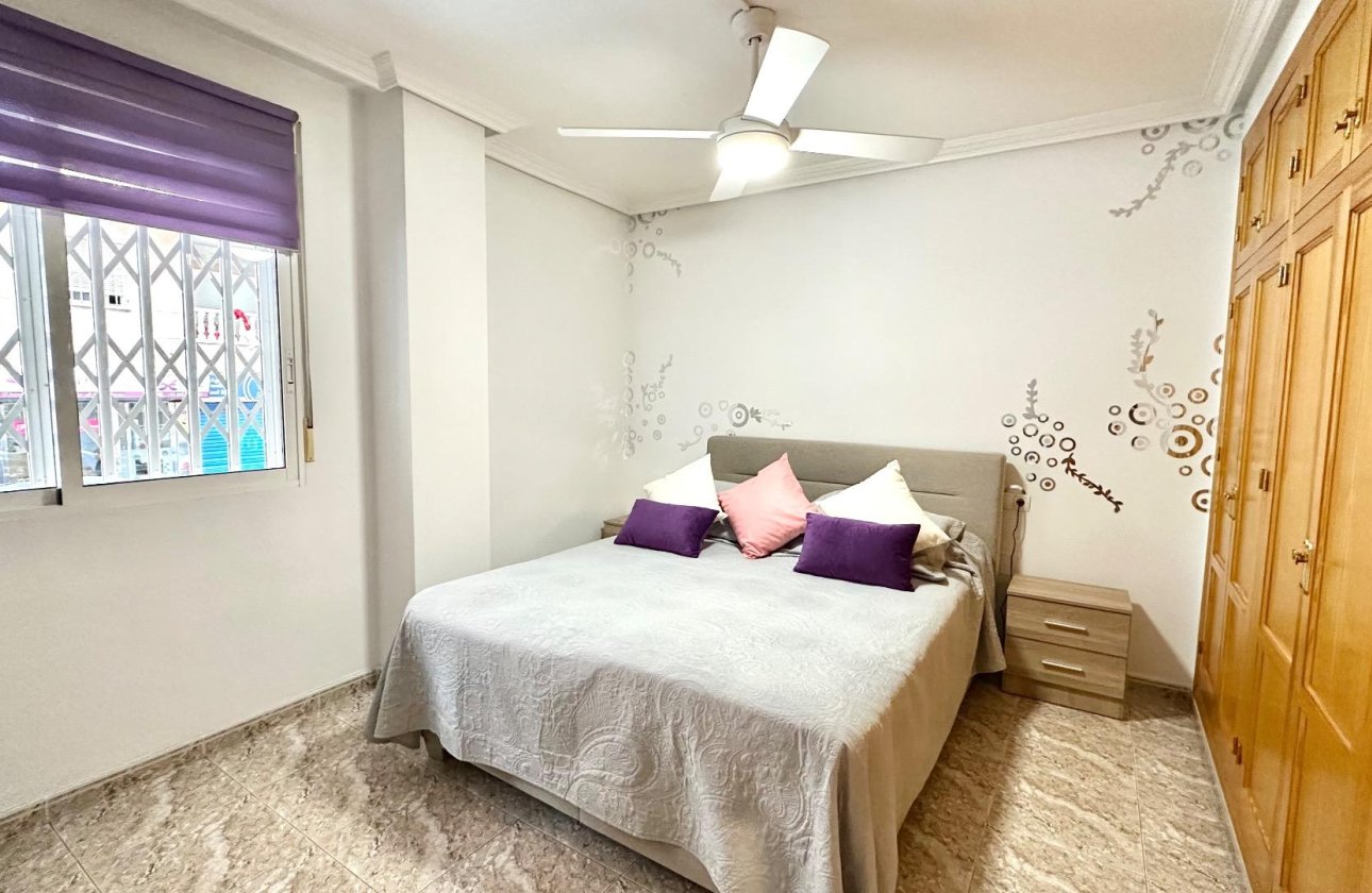 Revente - Appartement -
Torrevieja - Centro