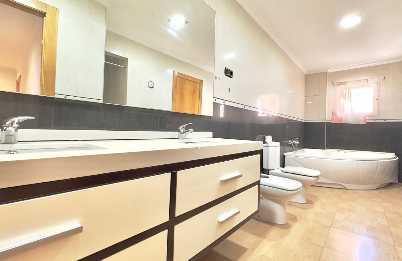 Revente - Appartement -
Torrevieja - Centro