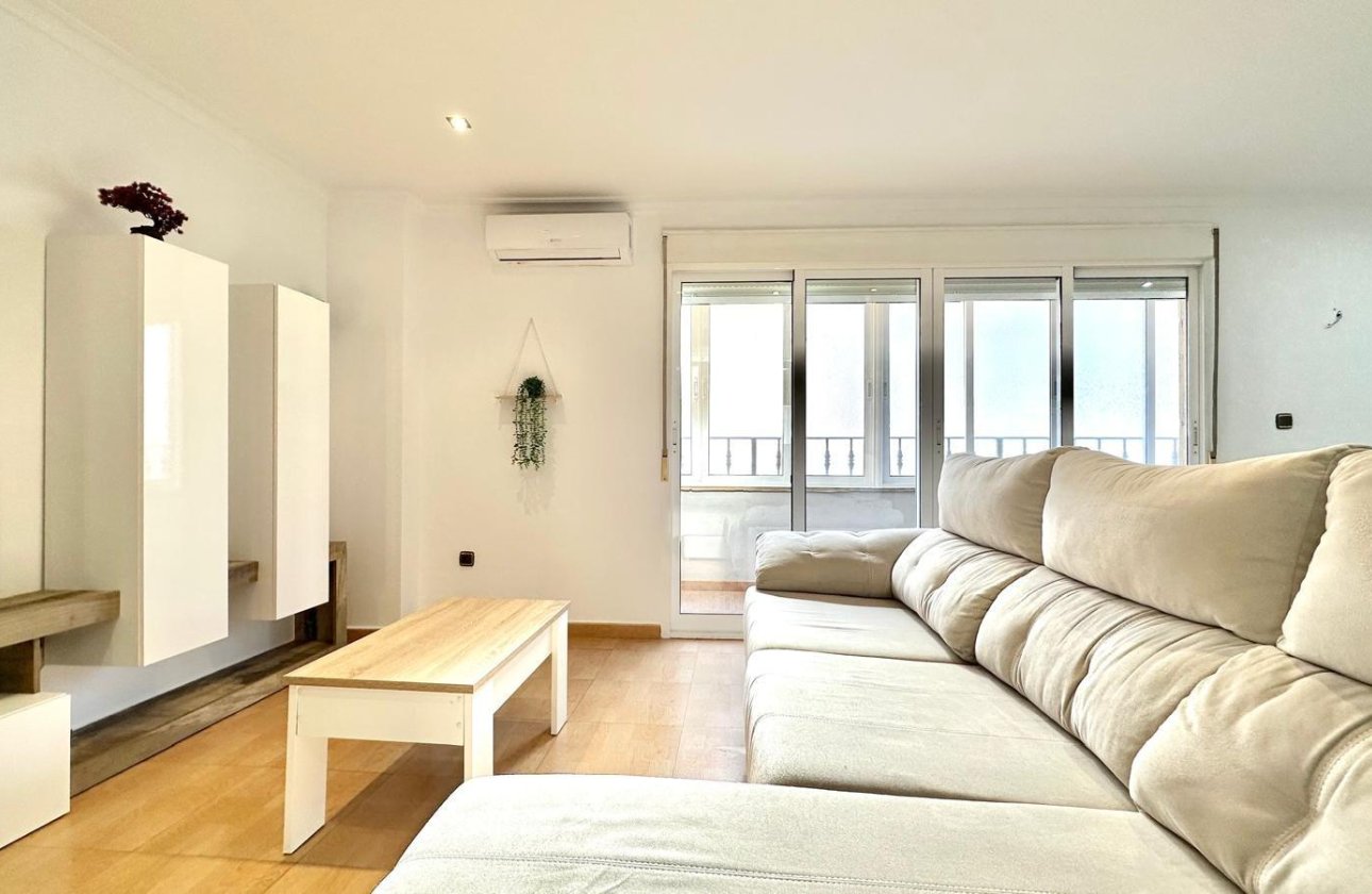 Revente - Appartement -
Torrevieja - Centro