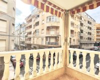 Revente - Appartement -
Torrevieja - Centro