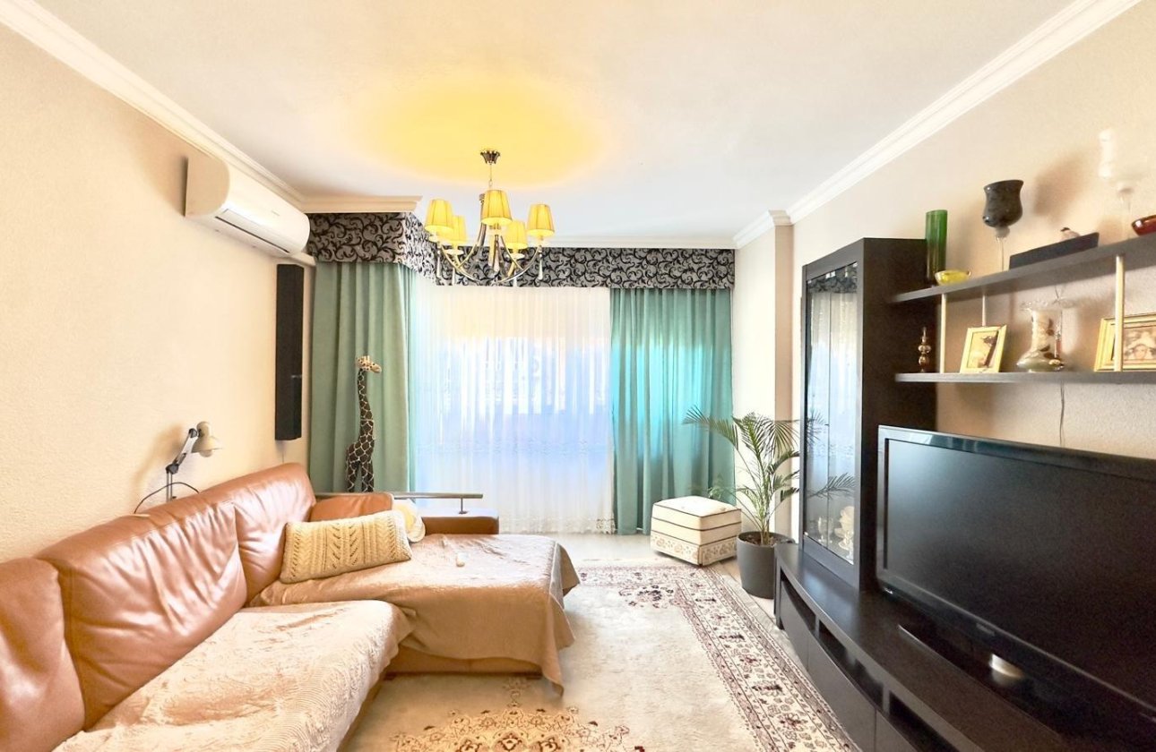 Revente - Appartement -
Torrevieja - Centro