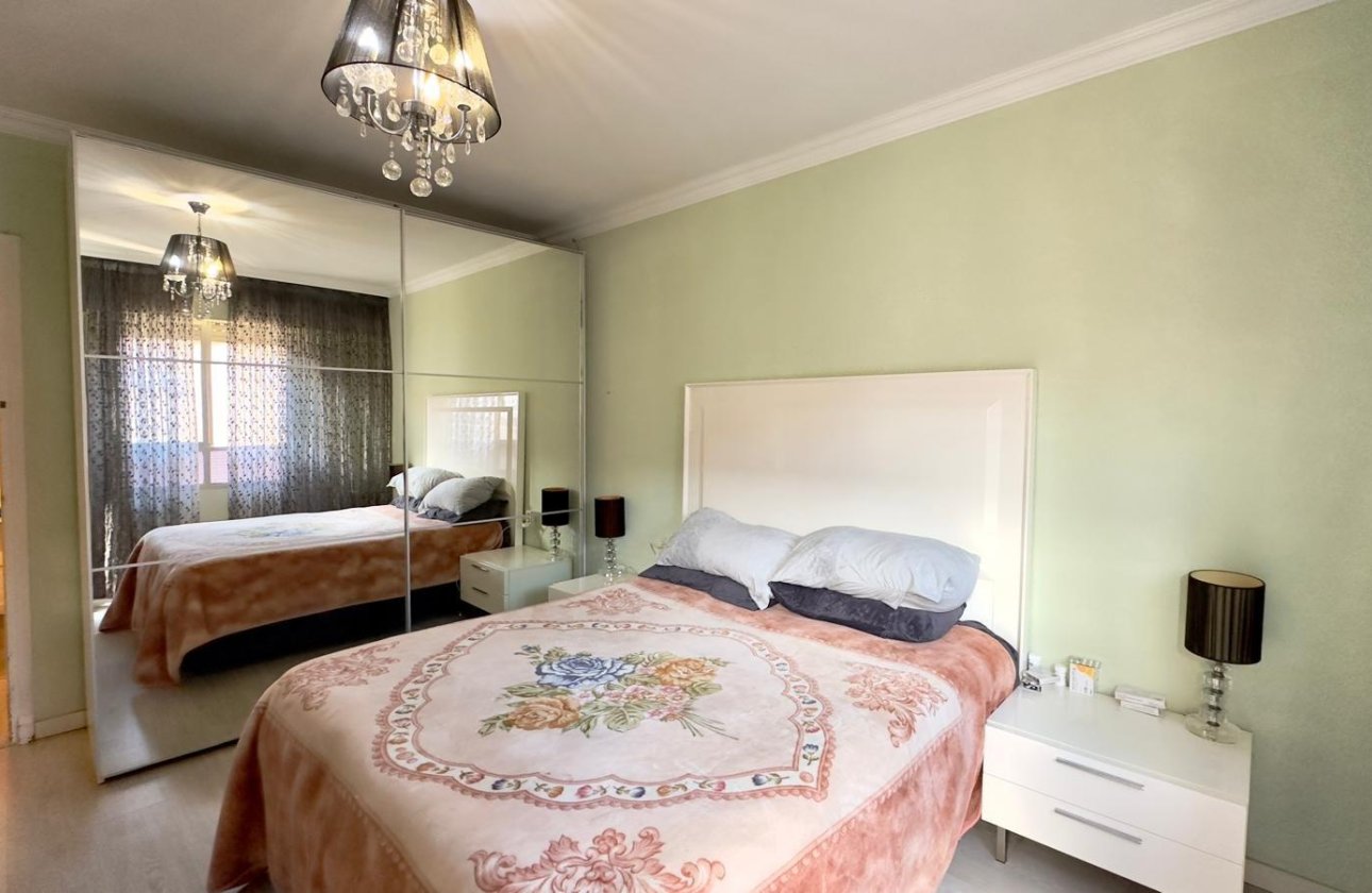 Revente - Appartement -
Torrevieja - Centro