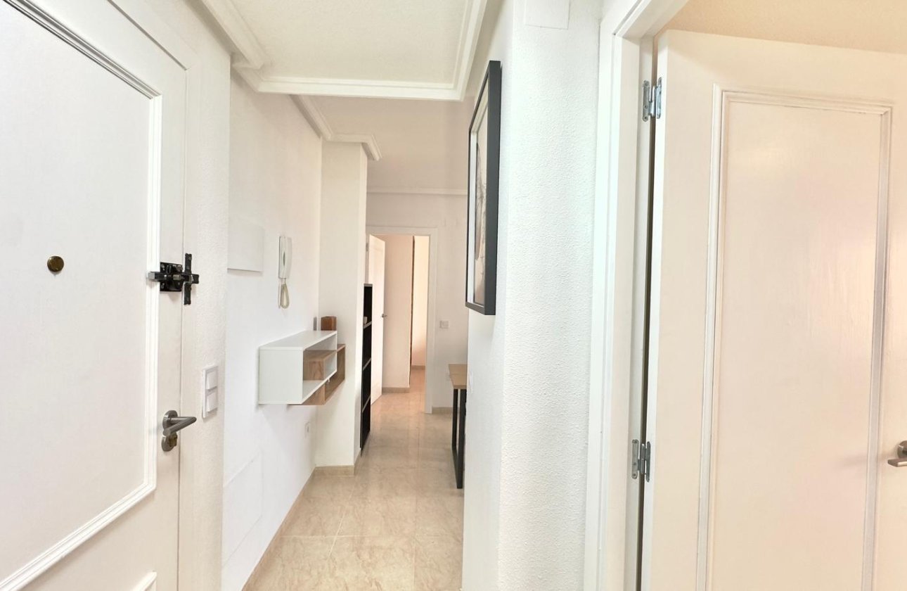 Revente - Appartement -
Torrevieja - Centro