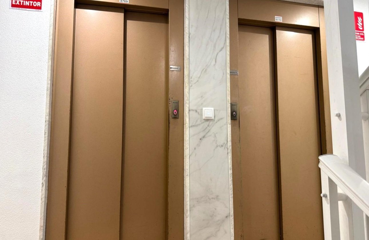 Revente - Appartement -
Torrevieja - Centro