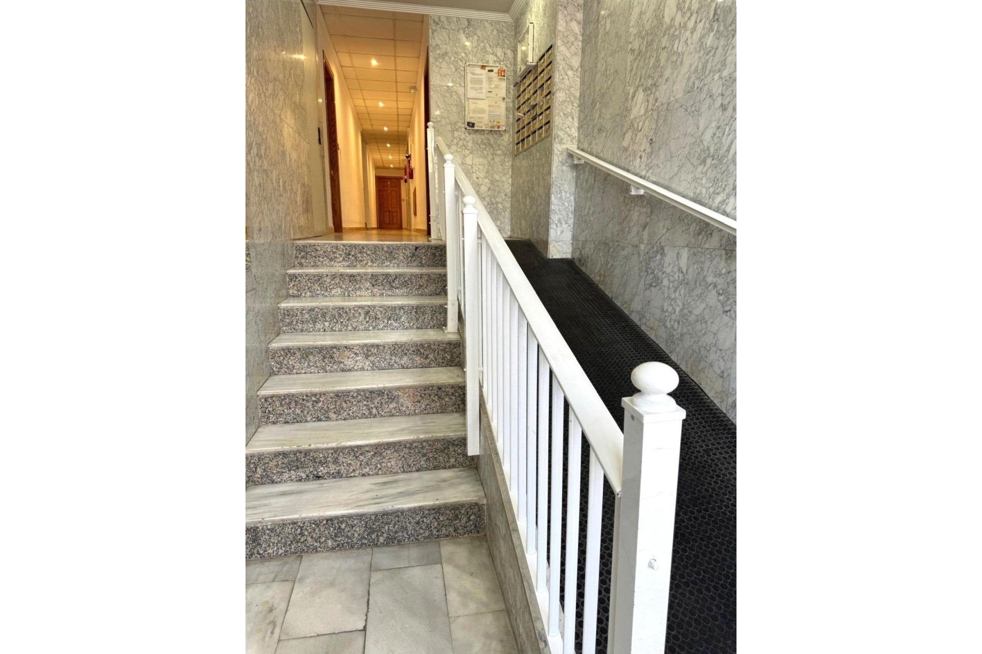 Revente - Appartement -
Torrevieja - Centro