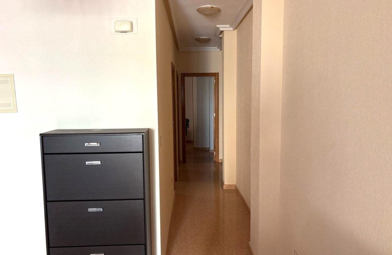 Revente - Appartement -
Torrevieja - Centro