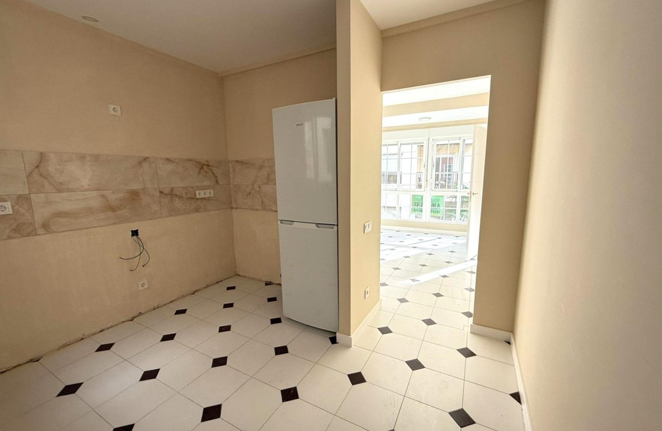 Revente - Appartement -
Torrevieja - Centro