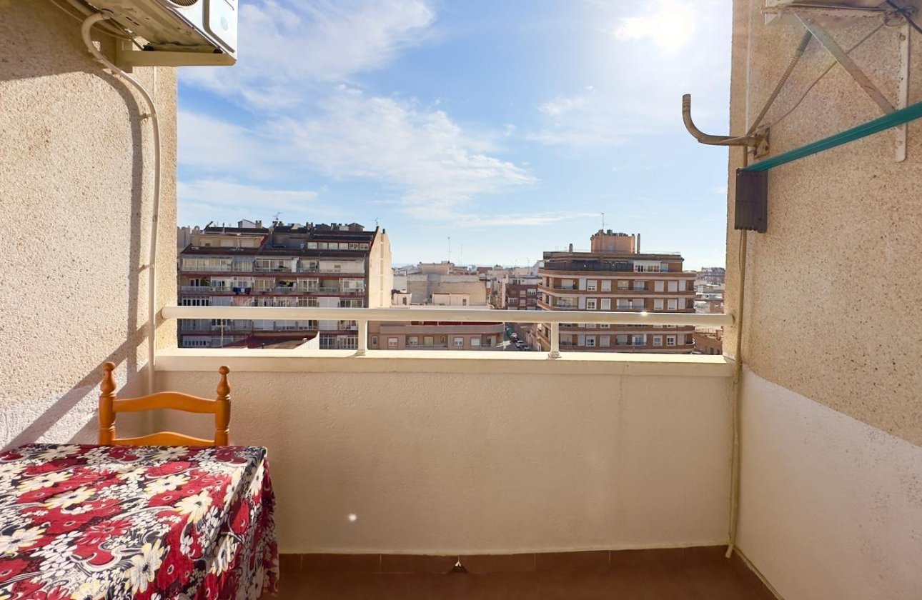 Revente - Appartement -
Torrevieja - Centro