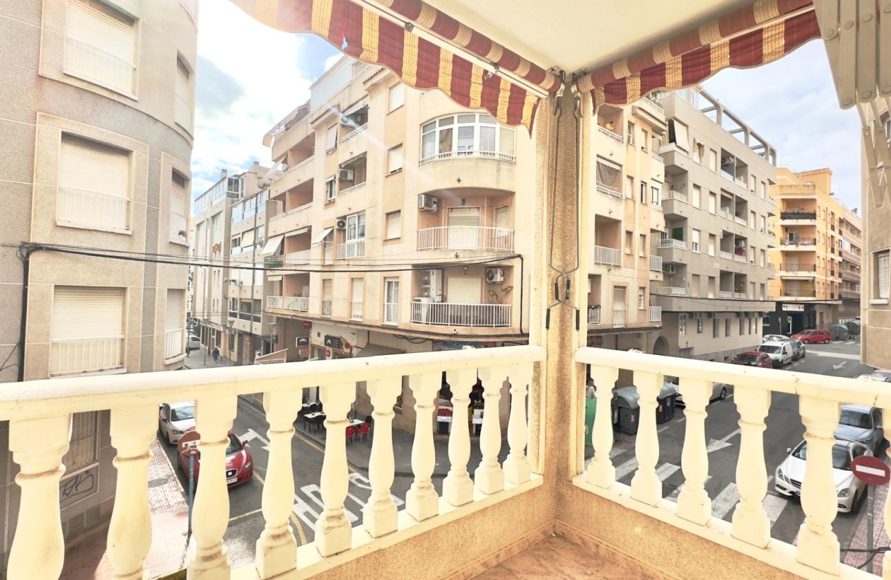 Revente - Appartement -
Torrevieja - Centro