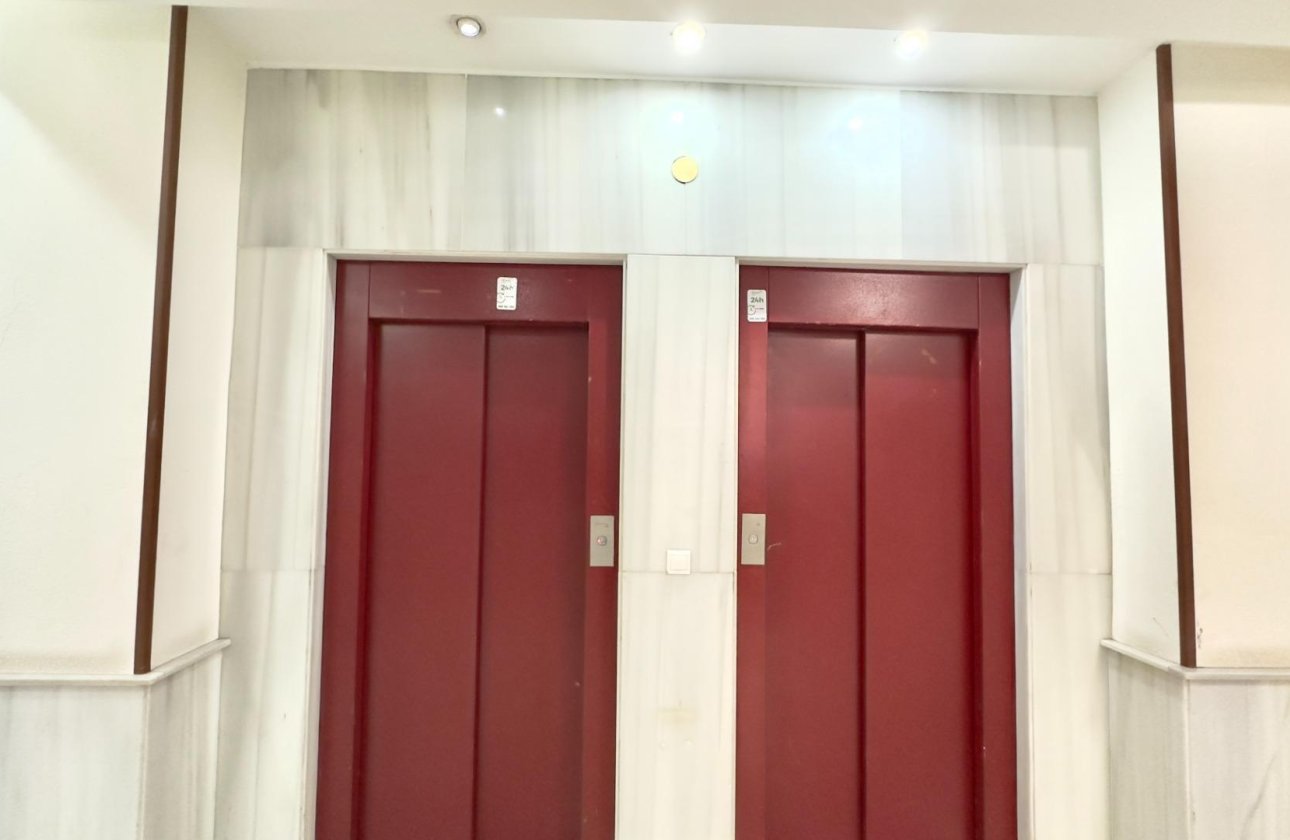 Revente - Appartement -
Torrevieja - Centro