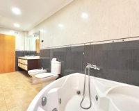 Revente - Appartement -
Torrevieja - Centro