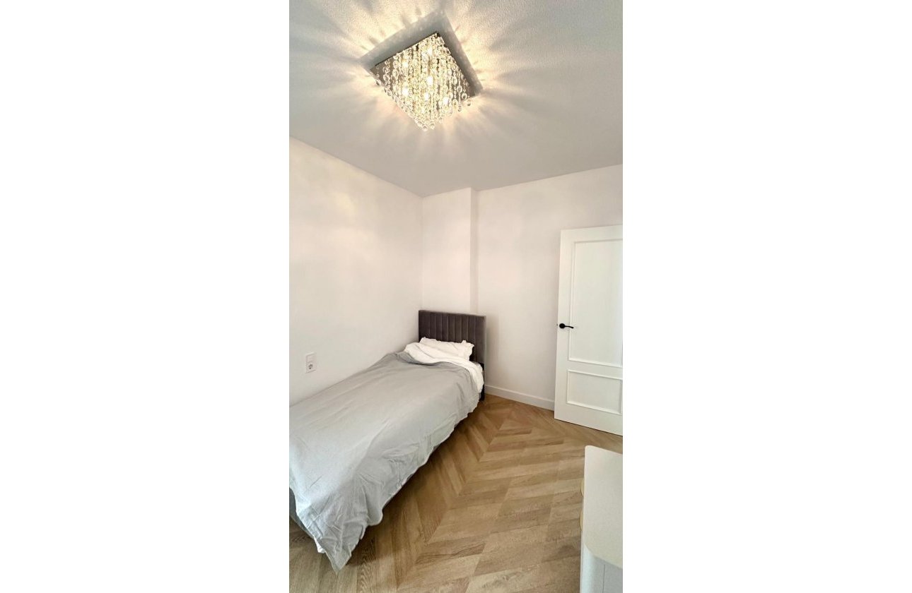 Revente - Appartement -
Torrevieja - Centro