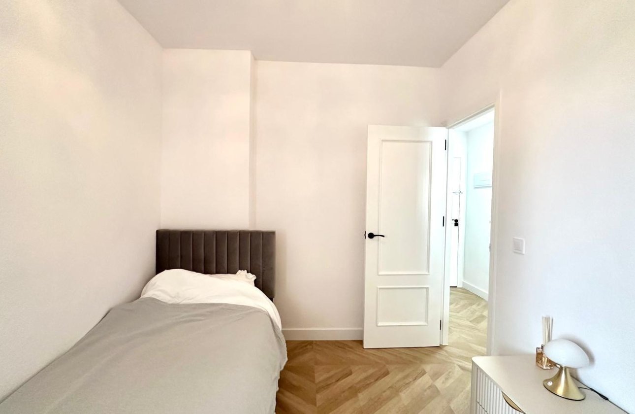 Revente - Appartement -
Torrevieja - Centro