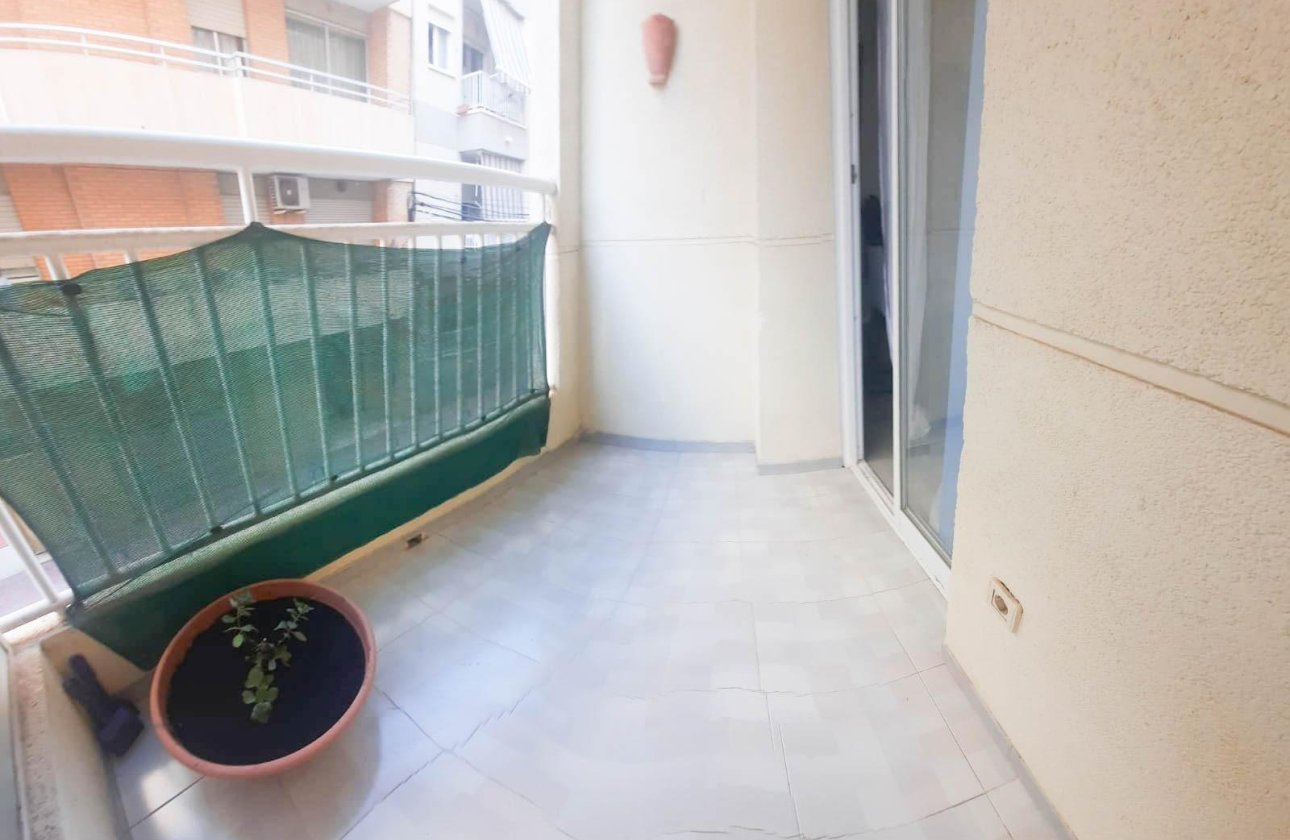 Revente - Appartement -
Torrevieja - Centro