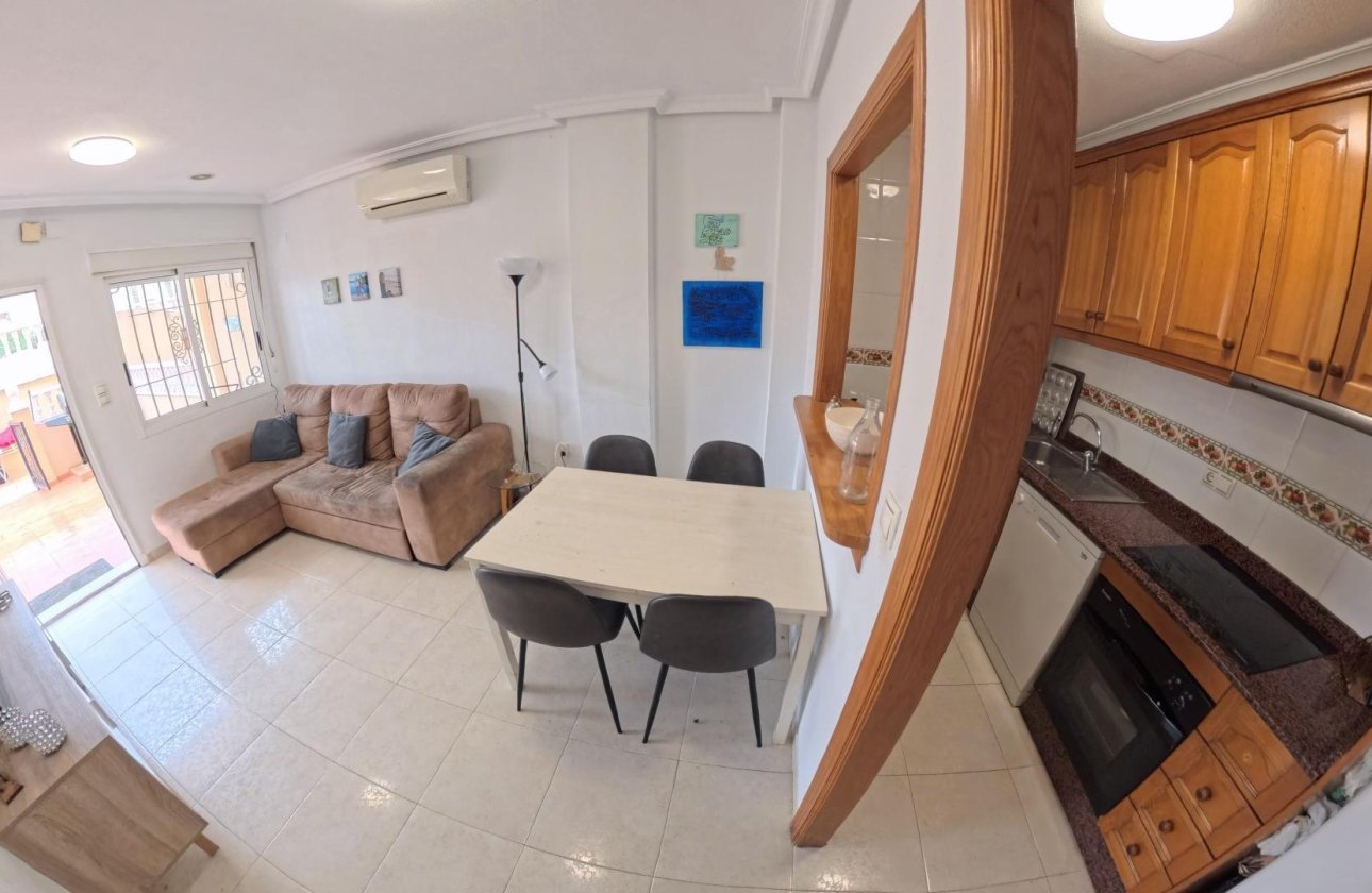Revente - Appartement -
Torrevieja - Centro