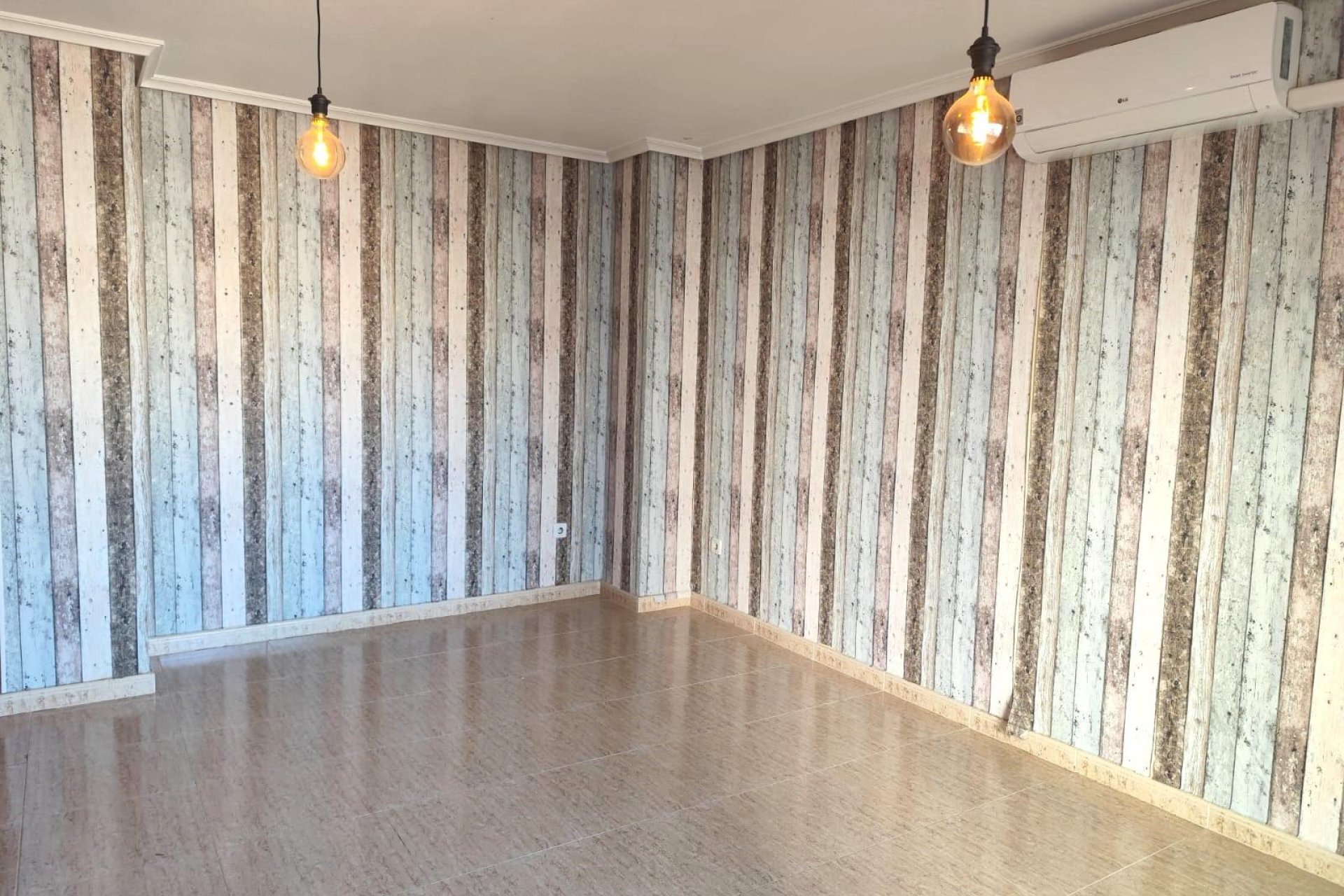 Revente - Appartement -
Torrevieja - Centro