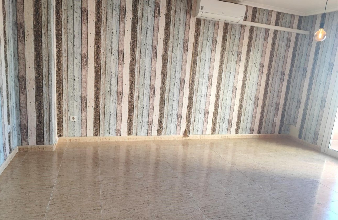 Revente - Appartement -
Torrevieja - Centro