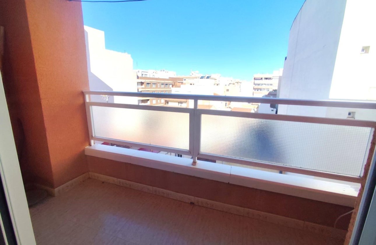 Revente - Appartement -
Torrevieja - Centro