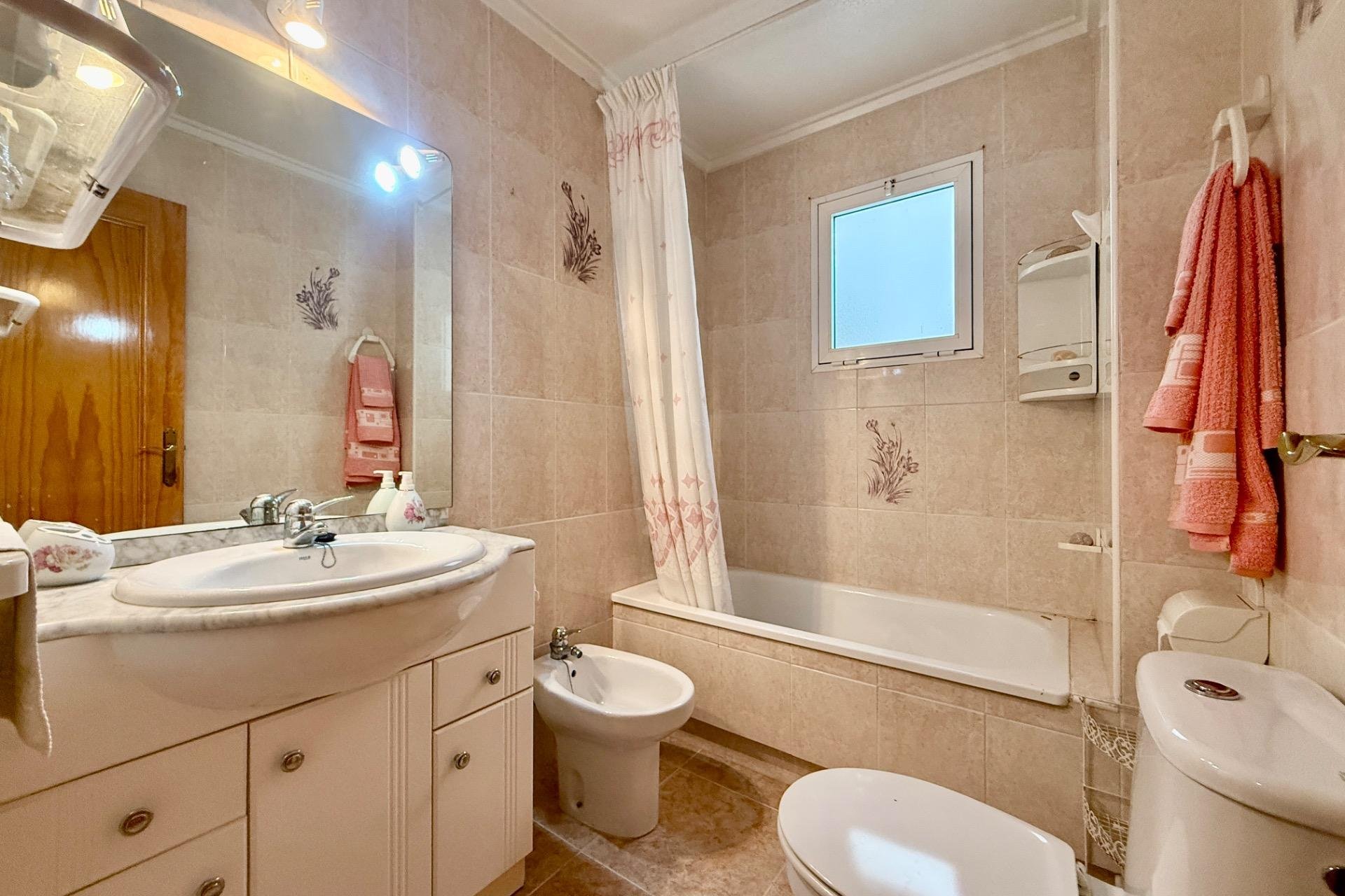 Revente - Appartement -
Torrevieja - Centro