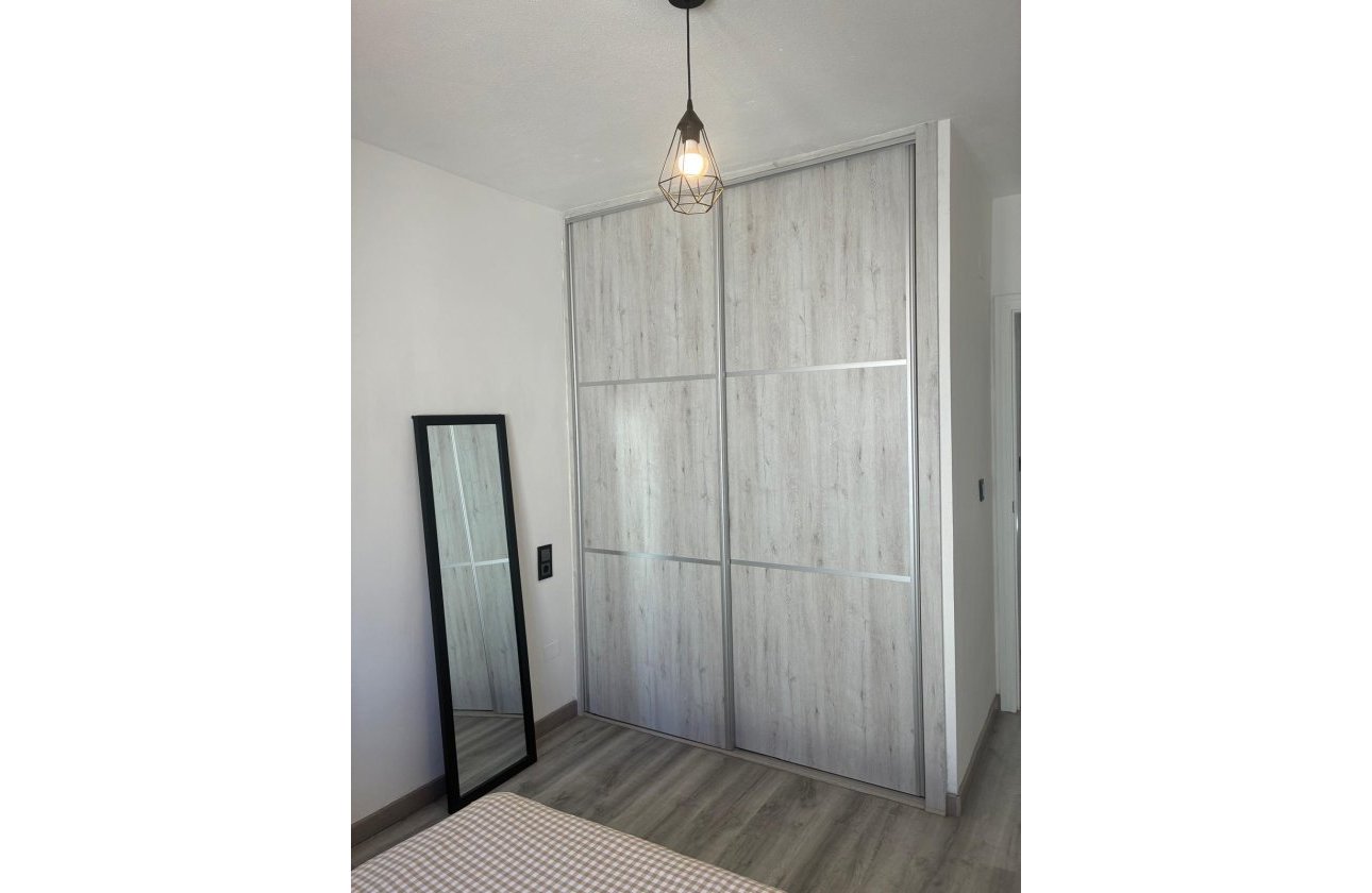 Revente - Appartement -
Torrevieja - Centro