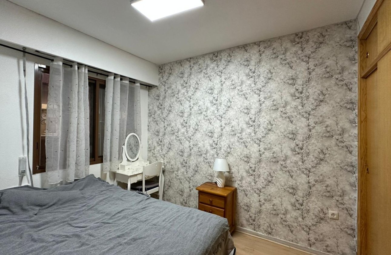 Revente - Appartement -
Torrevieja - Centro