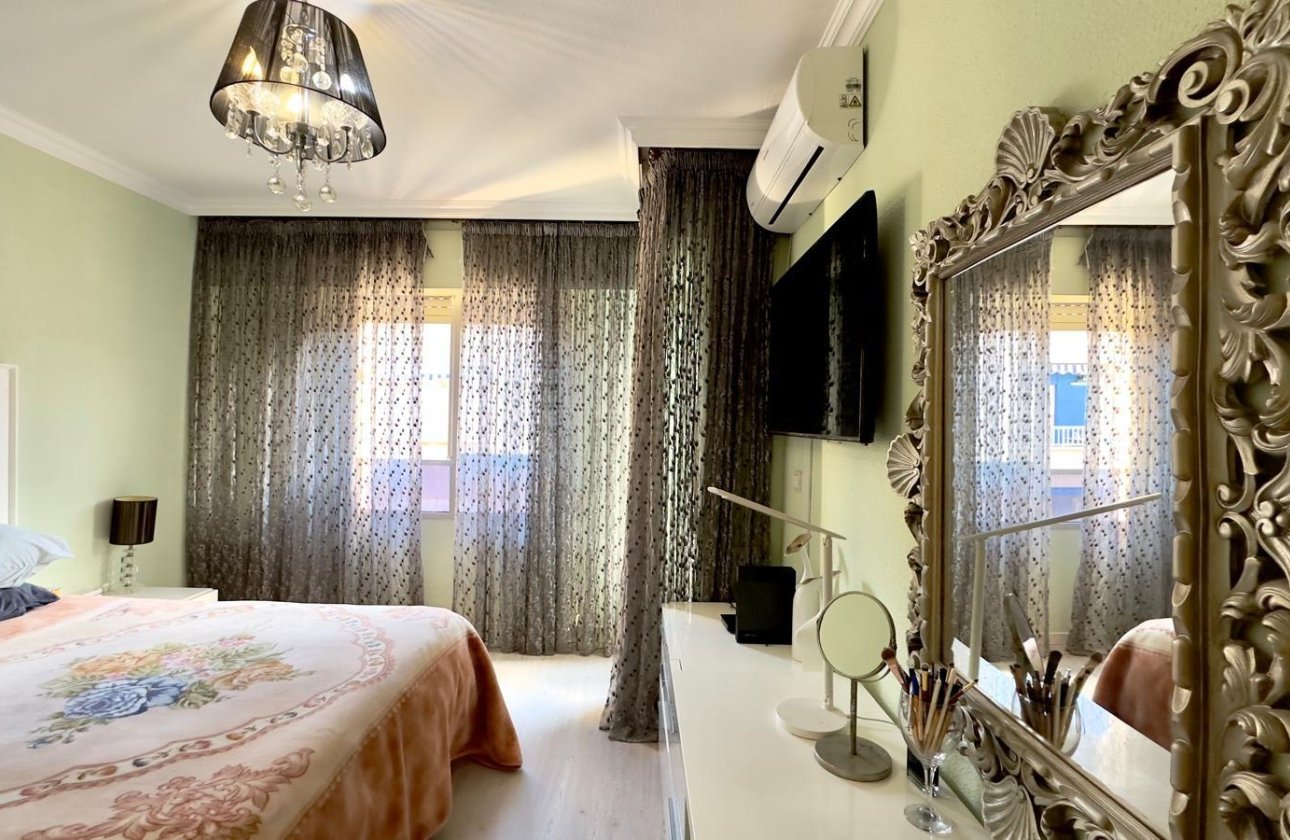 Revente - Appartement -
Torrevieja - Centro