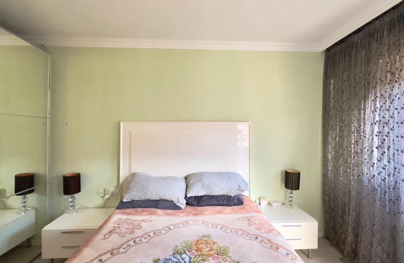 Revente - Appartement -
Torrevieja - Centro