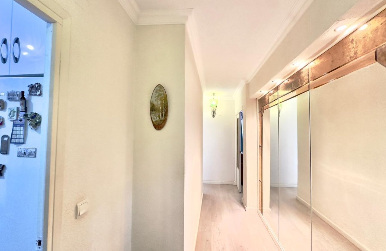 Revente - Appartement -
Torrevieja - Centro