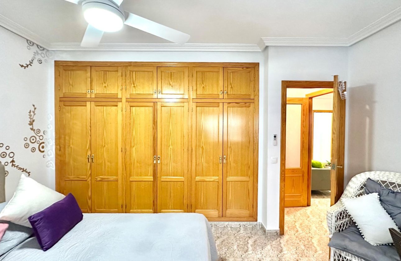 Revente - Appartement -
Torrevieja - Centro