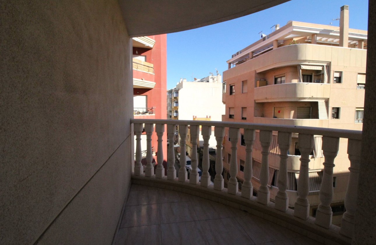 Revente - Appartement -
Torrevieja - Centro