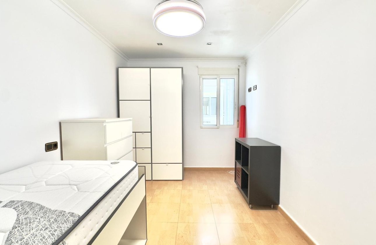 Revente - Appartement -
Torrevieja - Centro