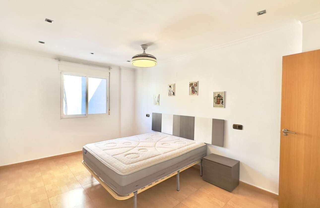 Revente - Appartement -
Torrevieja - Centro