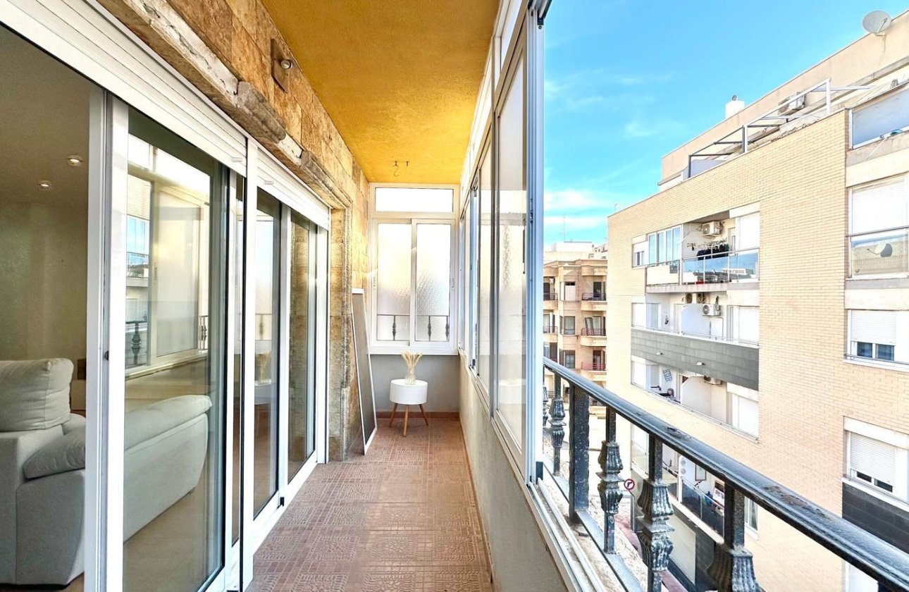 Revente - Appartement -
Torrevieja - Centro