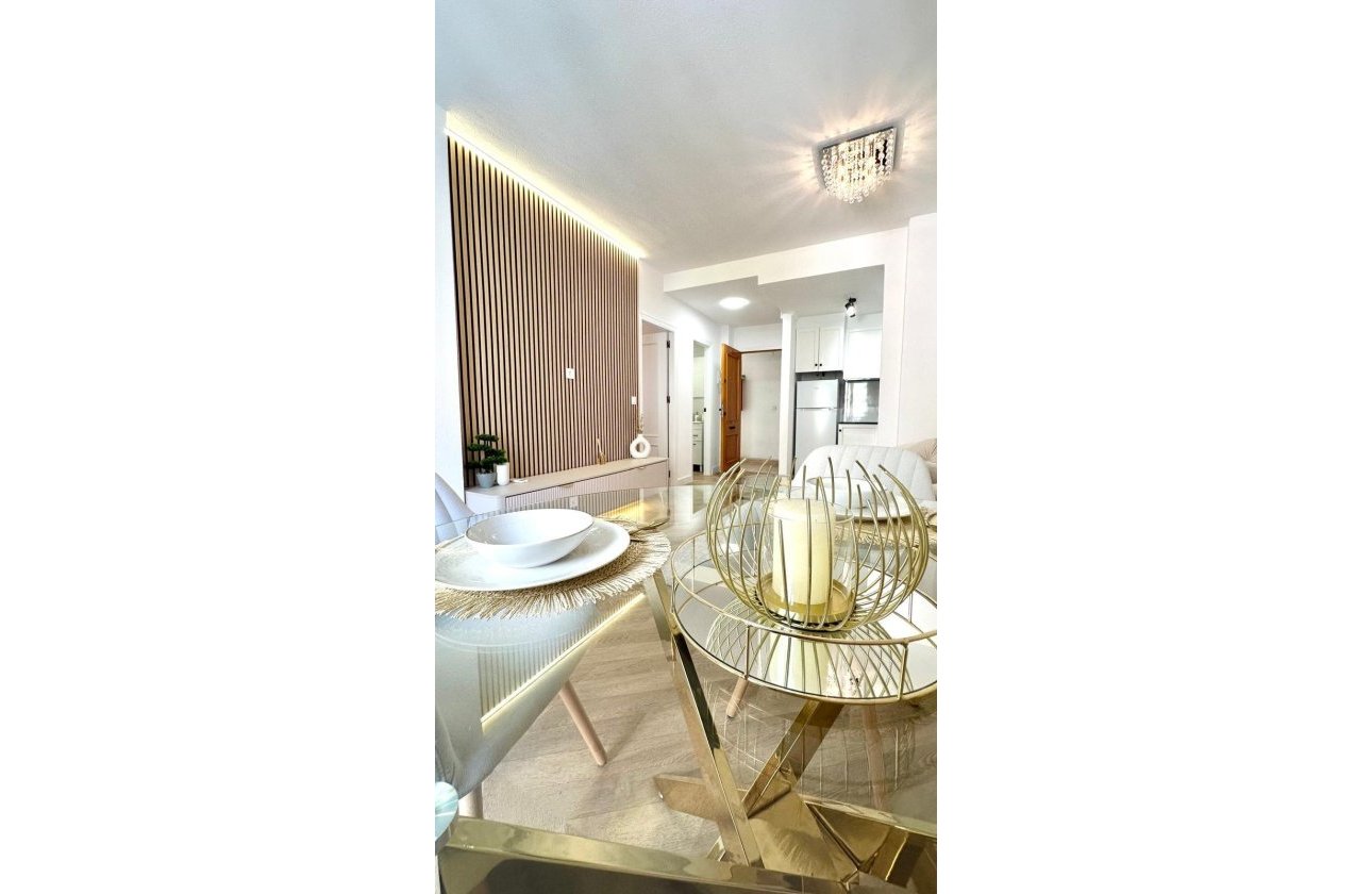 Revente - Appartement -
Torrevieja - Centro