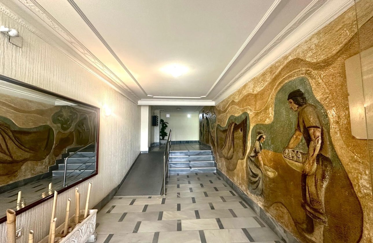 Revente - Appartement -
Torrevieja - Centro