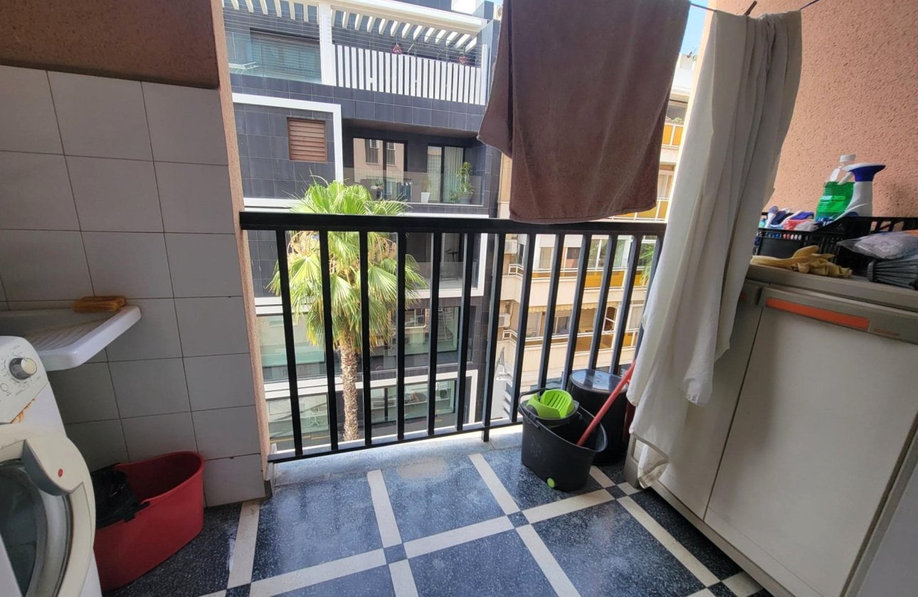 Revente - Appartement -
Torrevieja - Centro
